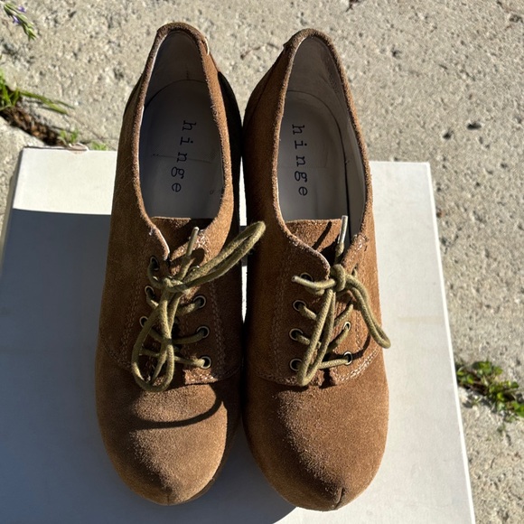 Hinge Brown Hochbarise Lea Suede Lace-Up Bootie/Heels. EUC. Sz 8 - Picture 2 of 11